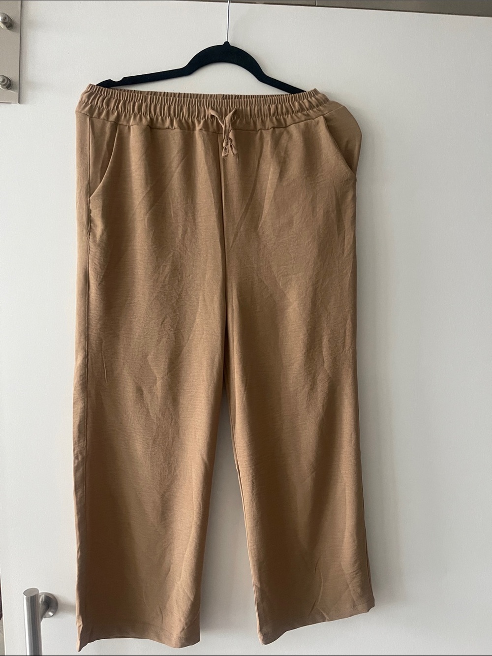 Women's Wide-Leg Drawstring Chinos in Camel